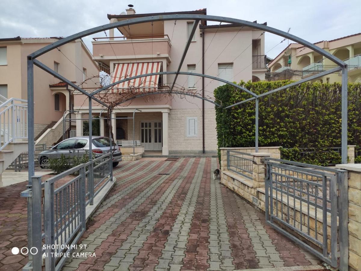 Apartment Svrco Zaboric Exterior photo